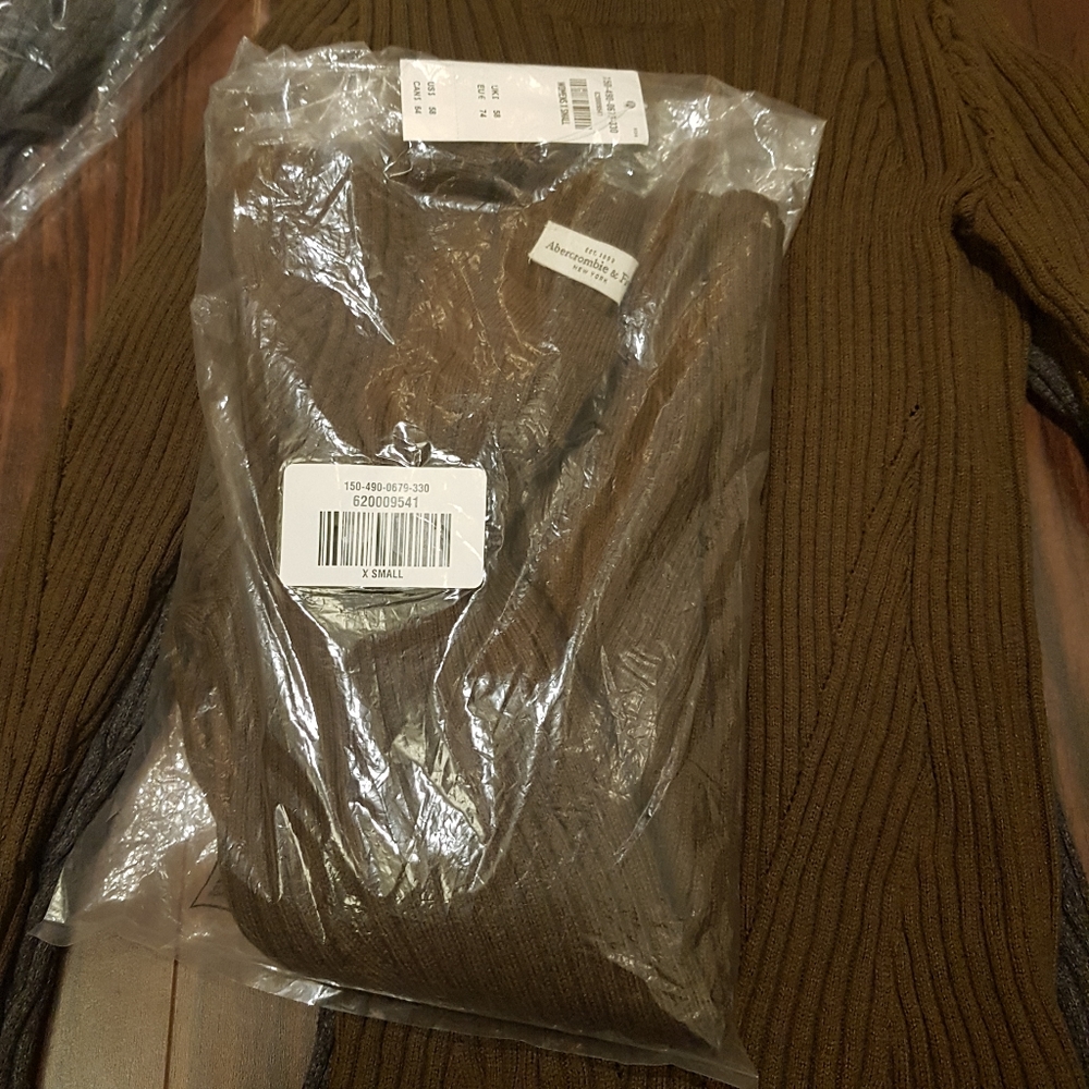 A&F waist slimming sweater (forest green) - Picture 5 of 9